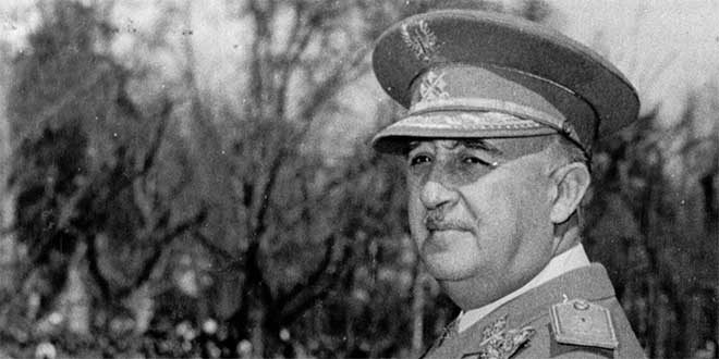 Resultado de imagen para Fotos del general Francisco Franco, llega a TetuÃ¡n y se pone al frente del sublevado EjÃ©rcito espaÃ±ol de Marruecos