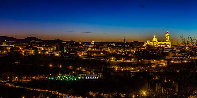 Segovia de noche