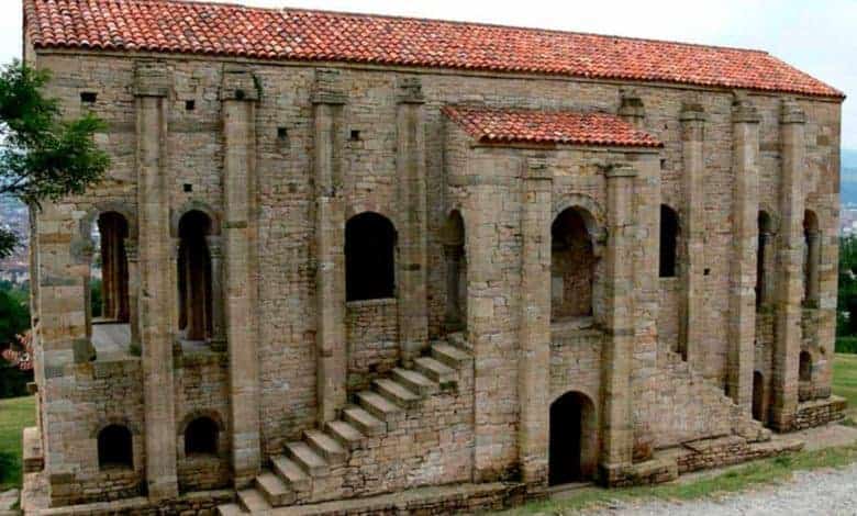 Palacio de Ramiro en Santa María del Naranco